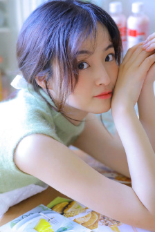 美女和男人秀恩爱